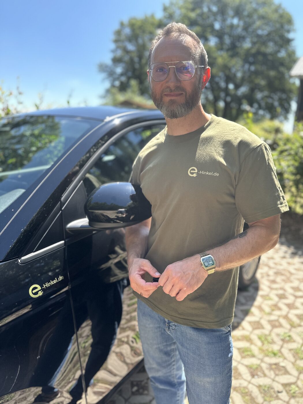 Eugen Hinkel mobil im Einsatz mit dem e-Hinkel.de Fahrzeug